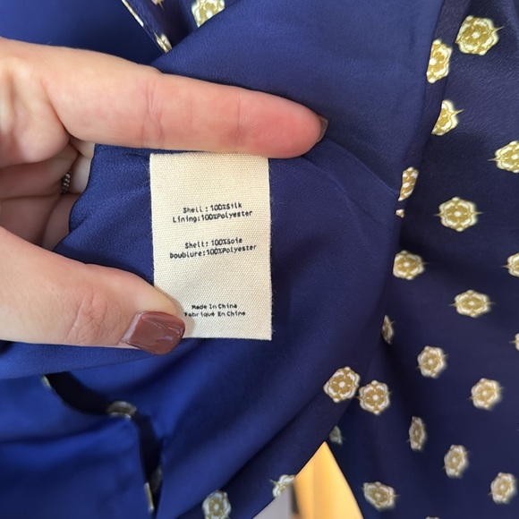 ✨ L’AGENCE Taryn Silk Double-Breasted Blazer – Size 4 ✨ - Picture 4 of 5